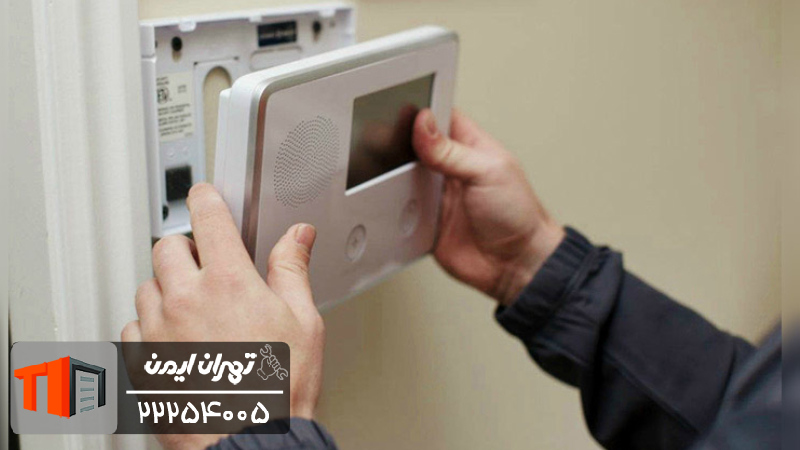 آیفون تصویری تک نما